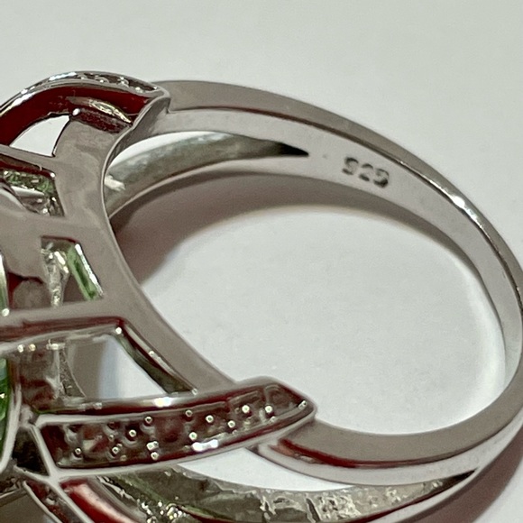 Sterling Silver Green Amethyst Cocktail Ring - Size 5.75 - Picture 4 of 4